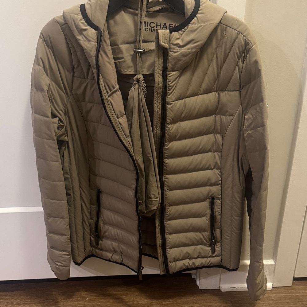 Michael Michael Kors Women’s Tan Packable Puffer Jacket w/Hood